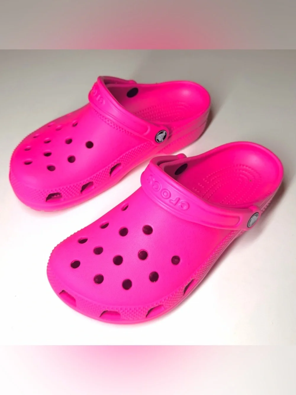 Crocs  Kid's Lightweight Classic Clogs JL3 Crush Pink Size US J- 5